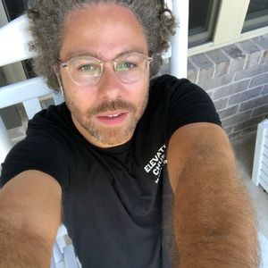 Meet your Posher, Victor